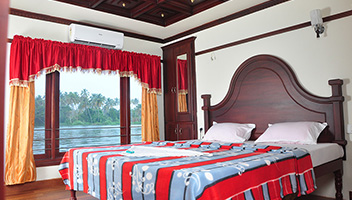 Oasis Houseboats